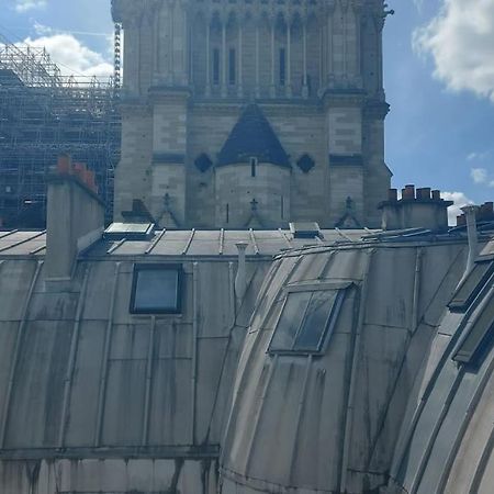 Duplex Notre-Dame De Paris Apartment Bagian luar foto