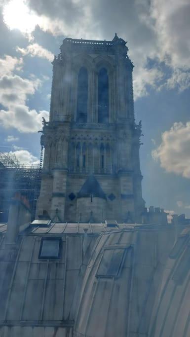 Duplex Notre-Dame De Paris Apartment Bagian luar foto