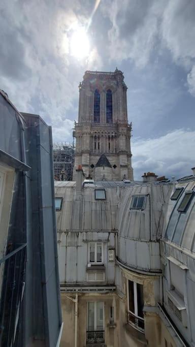 Duplex Notre-Dame De Paris Apartment Bagian luar foto