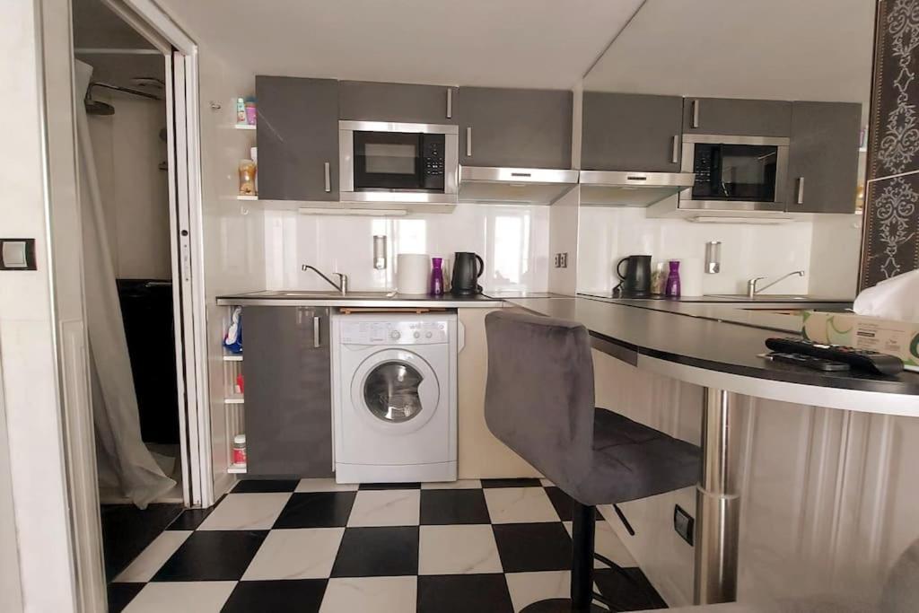 Duplex Notre-Dame De Paris Apartment Bagian luar foto